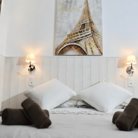 Services Apartment *
