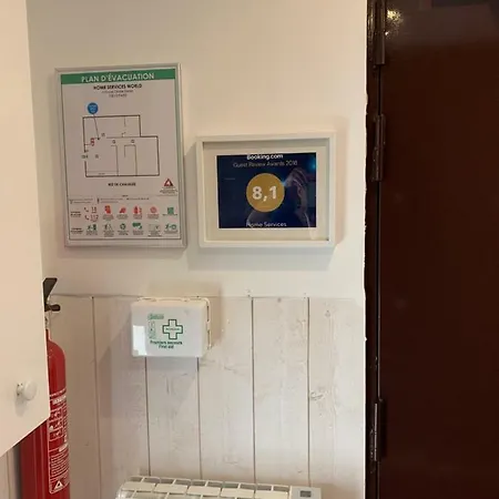 Services Apartment *
